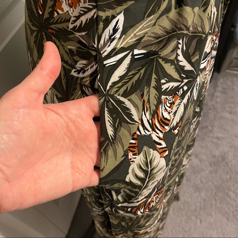 🌾SALE🌾Banana Republic tiger pattern wrap dress - Picture 4 of 10